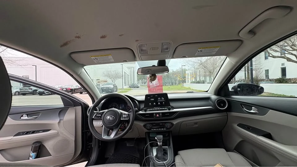 2019 Kia Forte - Image 8 of 12