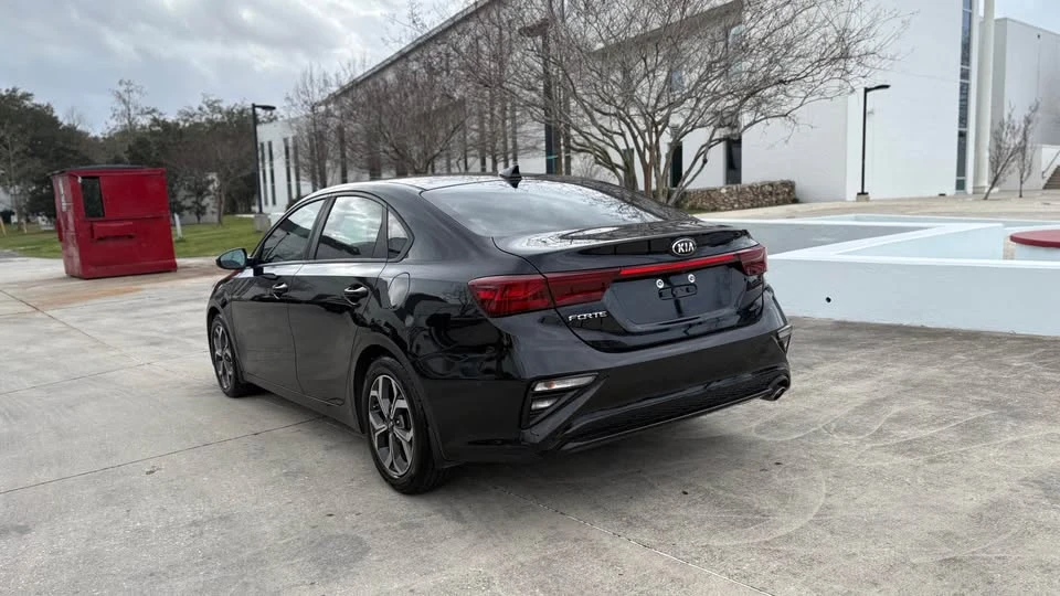2019 Kia Forte - Image 3 of 12