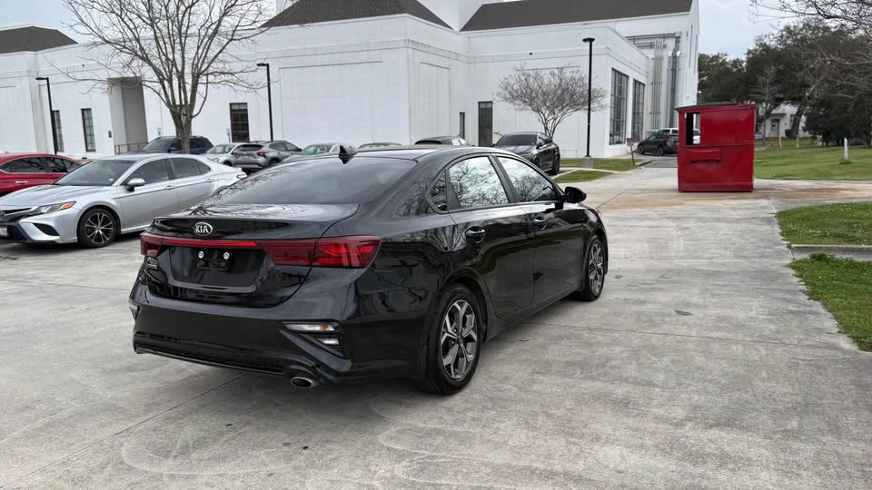 2019 Kia Forte - Image 4 of 12