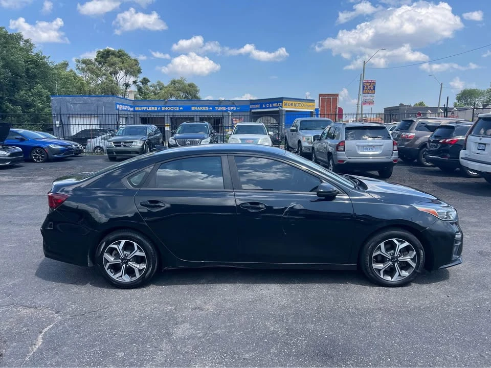 2019 Kia Forte - Image 6 of 9