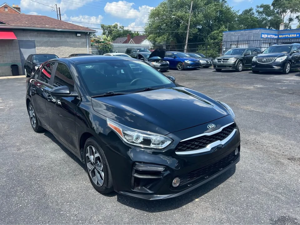 2019 Kia Forte - Image 2 of 9