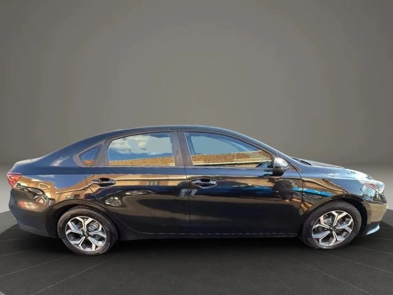 2019 Kia Forte - Image 4 of 12