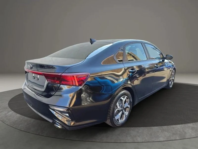 2019 Kia Forte - Image 5 of 12