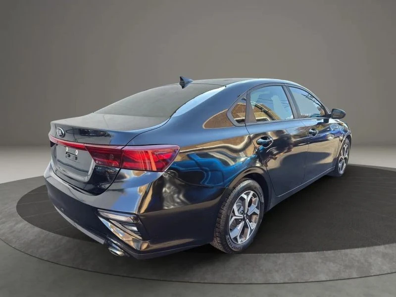 2019 Kia Forte - Image 5 of 12