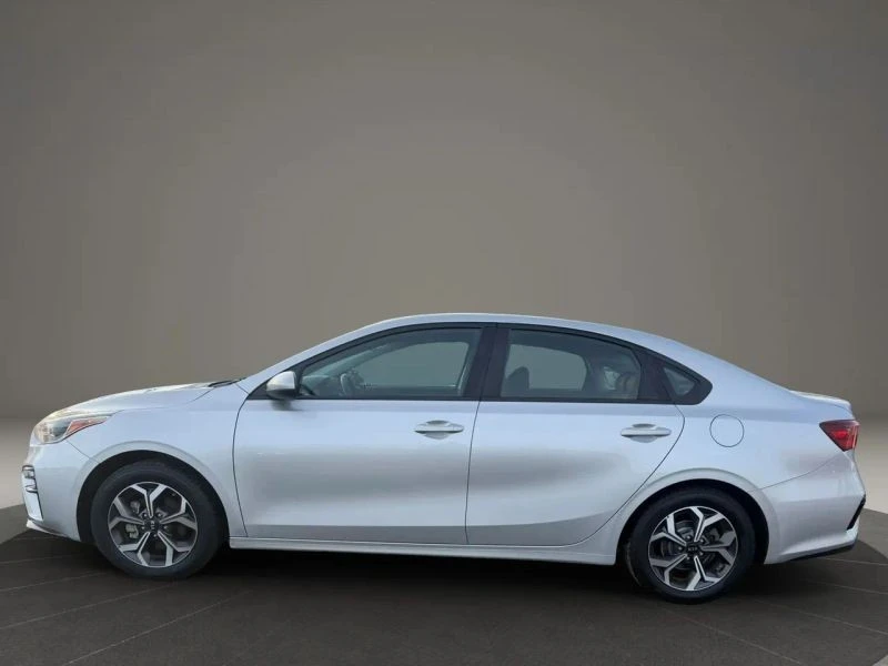 2019 Kia Forte - Image 8 of 12