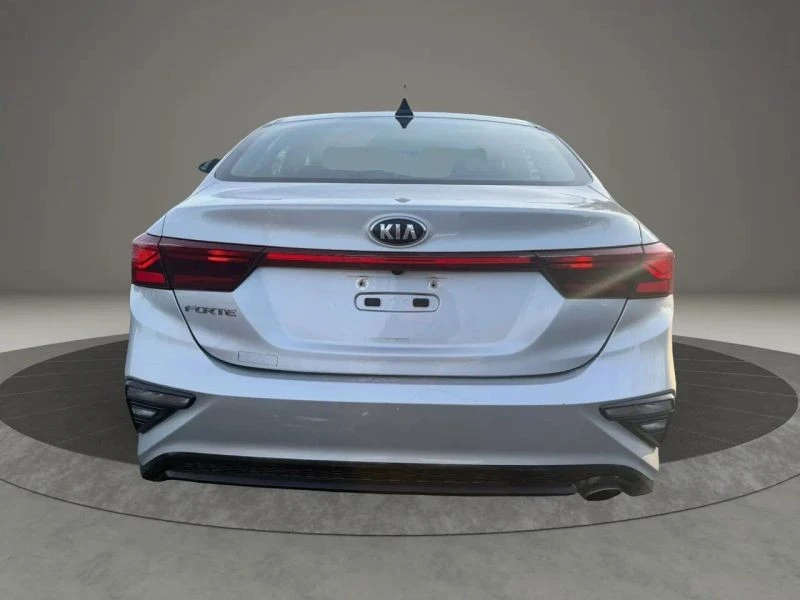 2019 Kia Forte - Image 6 of 12