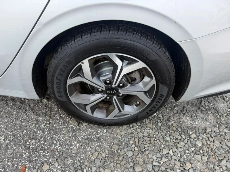2019 Kia Forte - Image 9 of 12