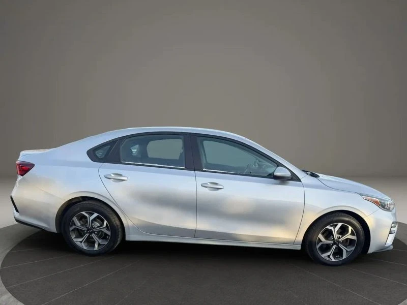 2019 Kia Forte - Image 4 of 12