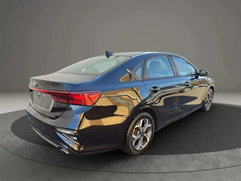 2019 Kia Forte - Image 5 of 12