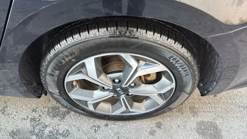 2019 Kia Forte - Image 9 of 12