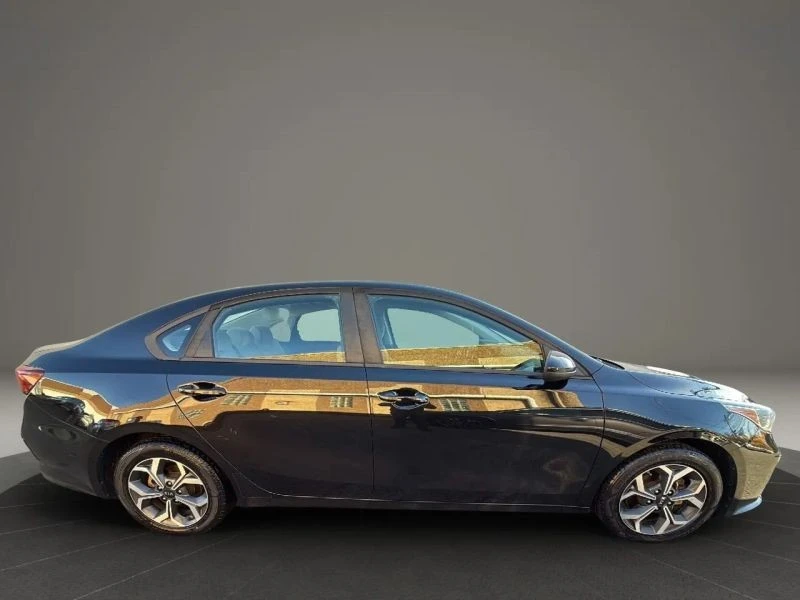 2019 Kia Forte - Image 4 of 12