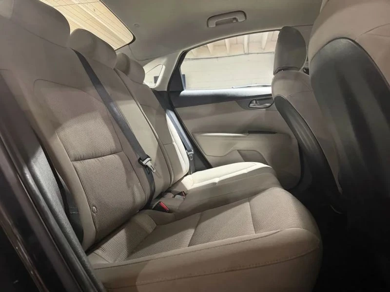 2019 Kia Forte - Image 10 of 12