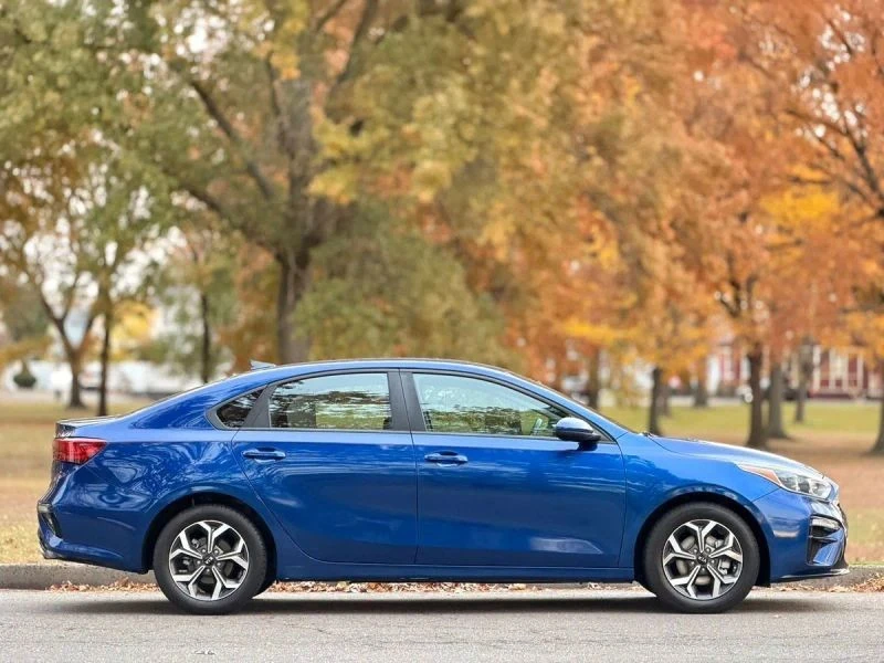 2019 Kia Forte - Image 8 of 12