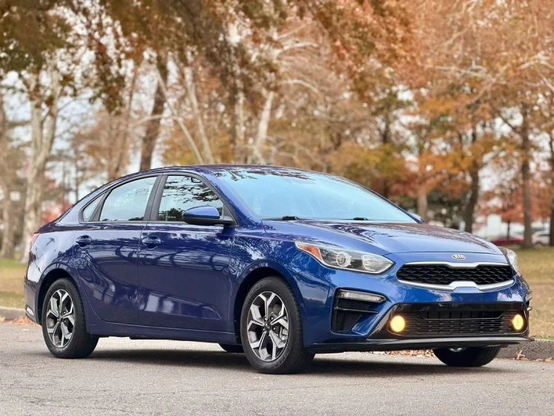 2019 Kia Forte - Image 3 of 12