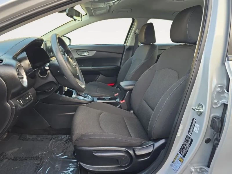 2019 Kia Forte - Image 9 of 12