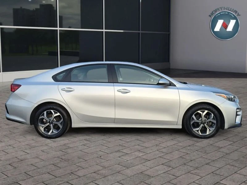 2019 Kia Forte - Image 6 of 12