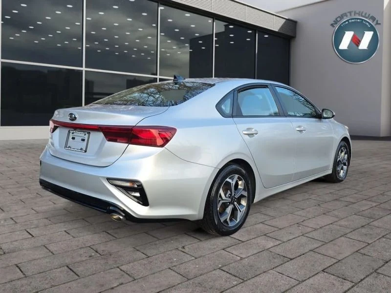 2019 Kia Forte - Image 5 of 12