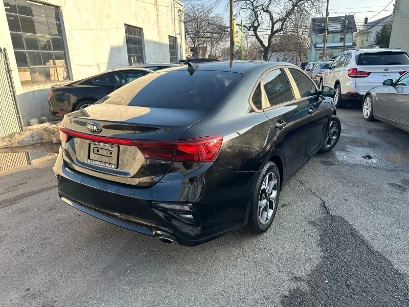 2019 Kia Forte - Image 4 of 12