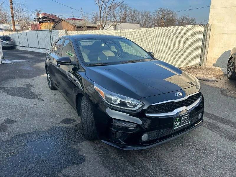 2019 Kia Forte - Image 2 of 12