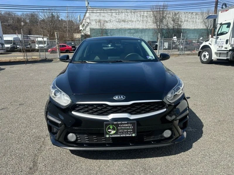 2019 Kia Forte - Image 2 of 12