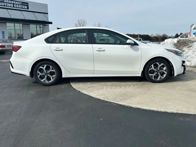 2019 Kia Forte - Image 8 of 9