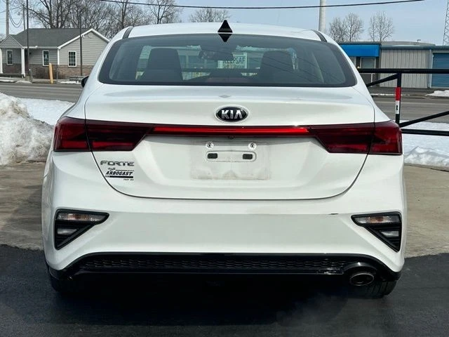 2019 Kia Forte - Image 6 of 9