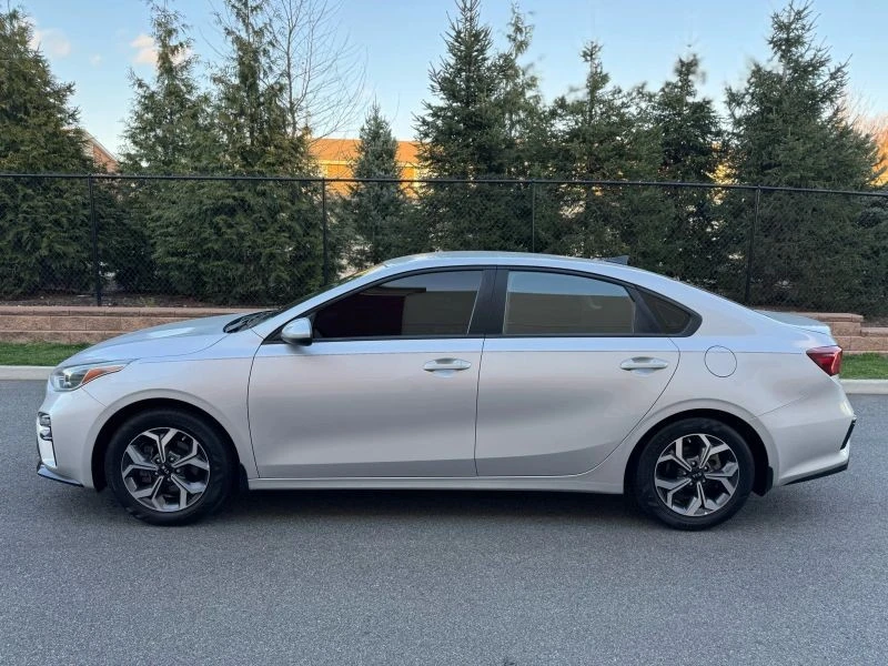 2019 Kia Forte - Image 8 of 12