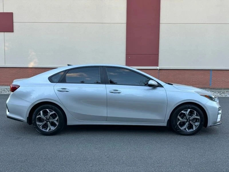 2019 Kia Forte - Image 4 of 12