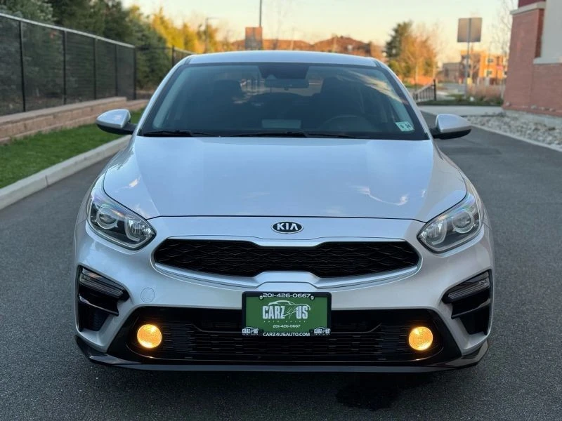 2019 Kia Forte - Image 2 of 12