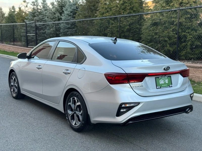 2019 Kia Forte - Image 7 of 12