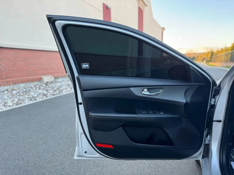 2019 Kia Forte - Image 11 of 12