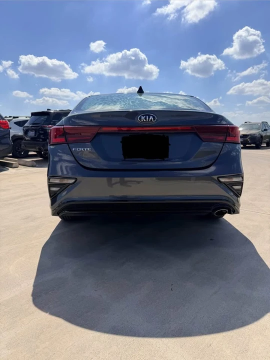 2019 Kia Forte - Image 4 of 14