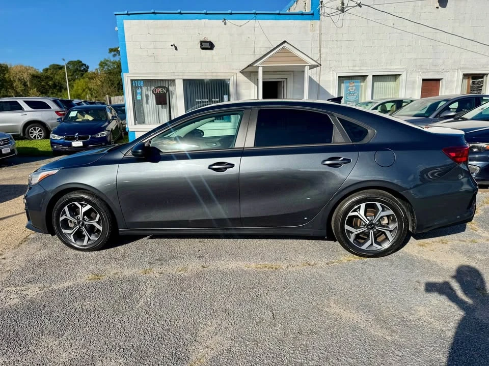 2019 Kia Forte - Image 8 of 20