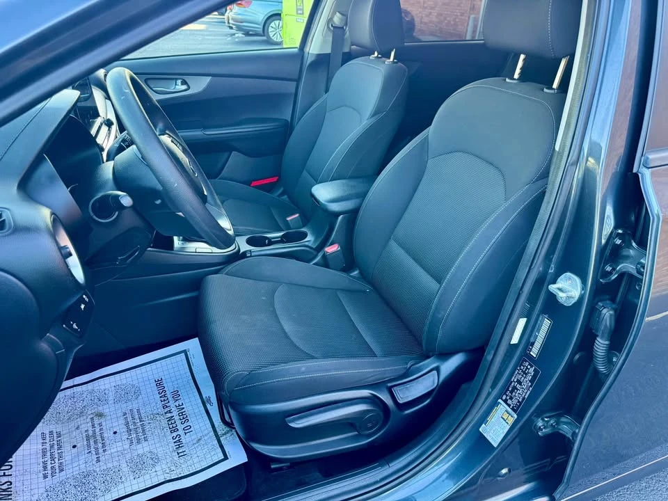 2019 Kia Forte - Image 9 of 20