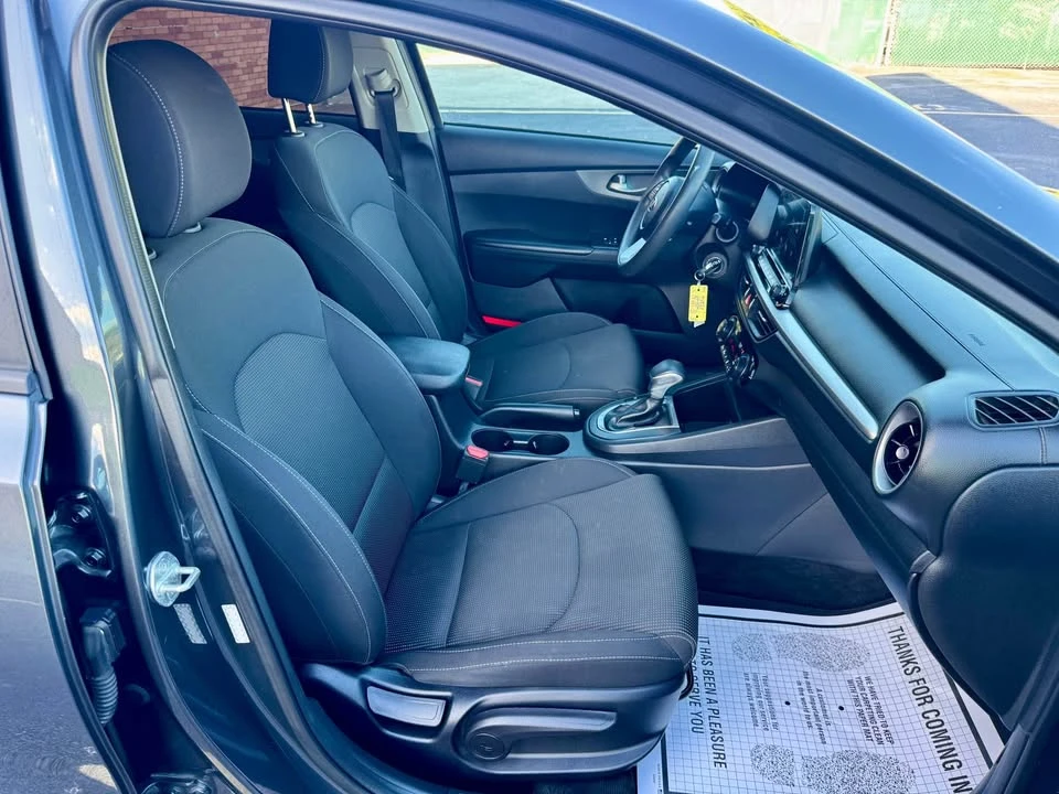 2019 Kia Forte - Image 11 of 20