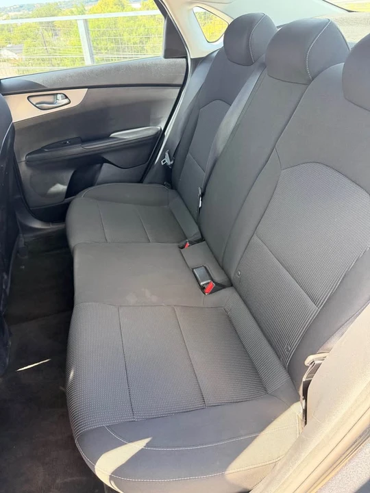 2019 Kia Forte - Image 6 of 14