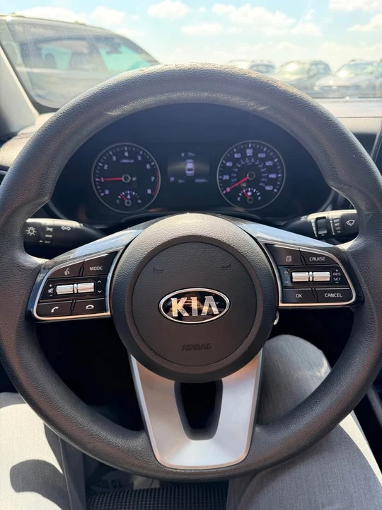 2019 Kia Forte - Image 8 of 14