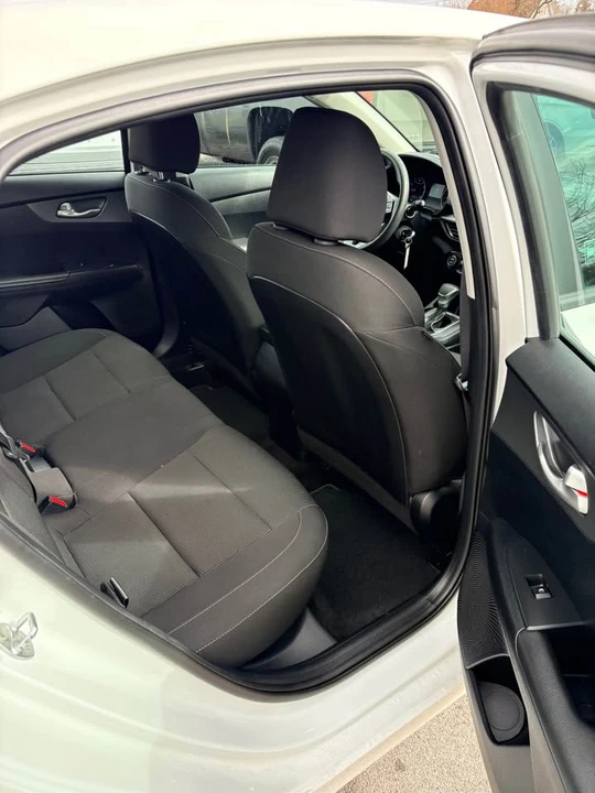 2019 Kia Forte - Image 10 of 13