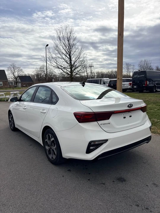 2019 Kia Forte - Image 3 of 13