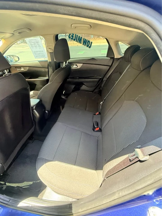 2019 Kia Forte - Image 9 of 15