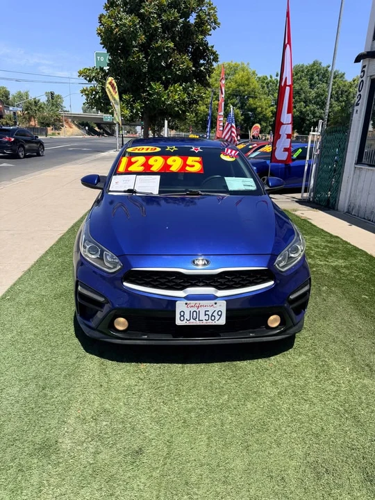 2019 Kia Forte - Image 2 of 15