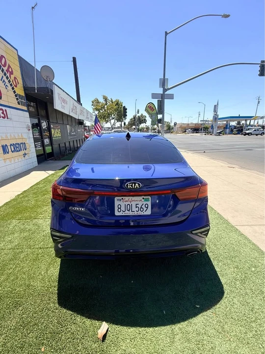 2019 Kia Forte - Image 6 of 15