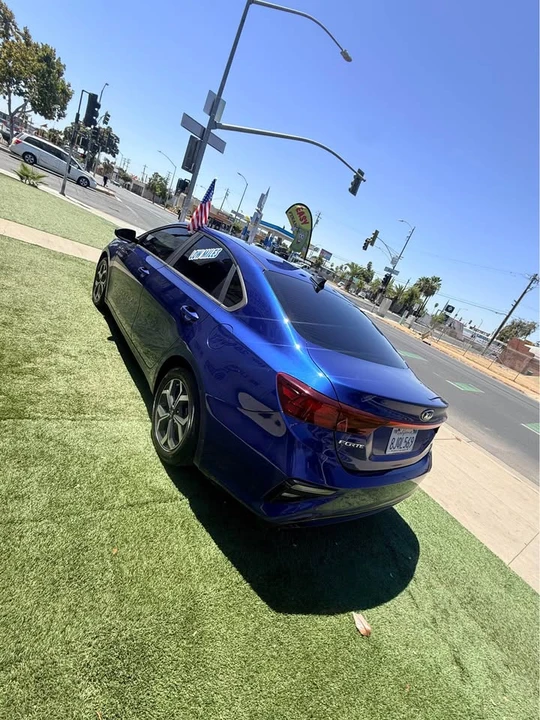 2019 Kia Forte - Image 7 of 15