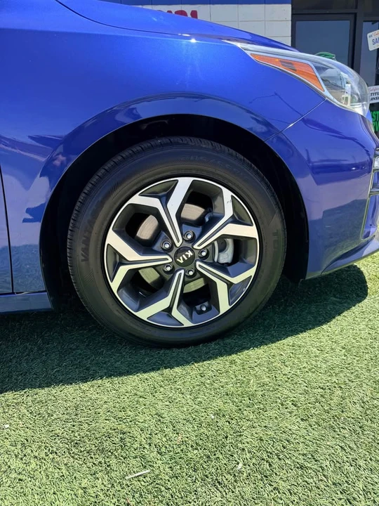 2019 Kia Forte - Image 3 of 15
