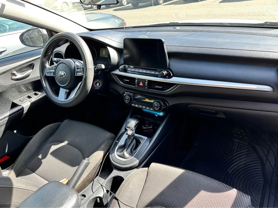 2019 Kia Forte - Image 5 of 10