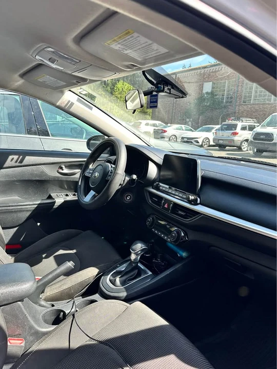 2019 Kia Forte - Image 4 of 10