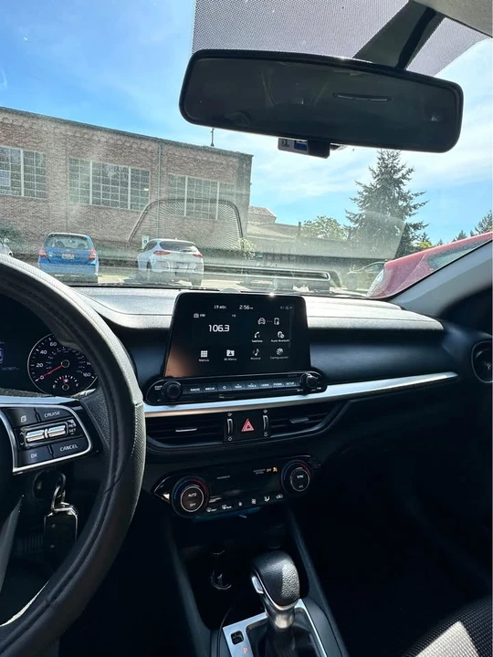 2019 Kia Forte - Image 6 of 10