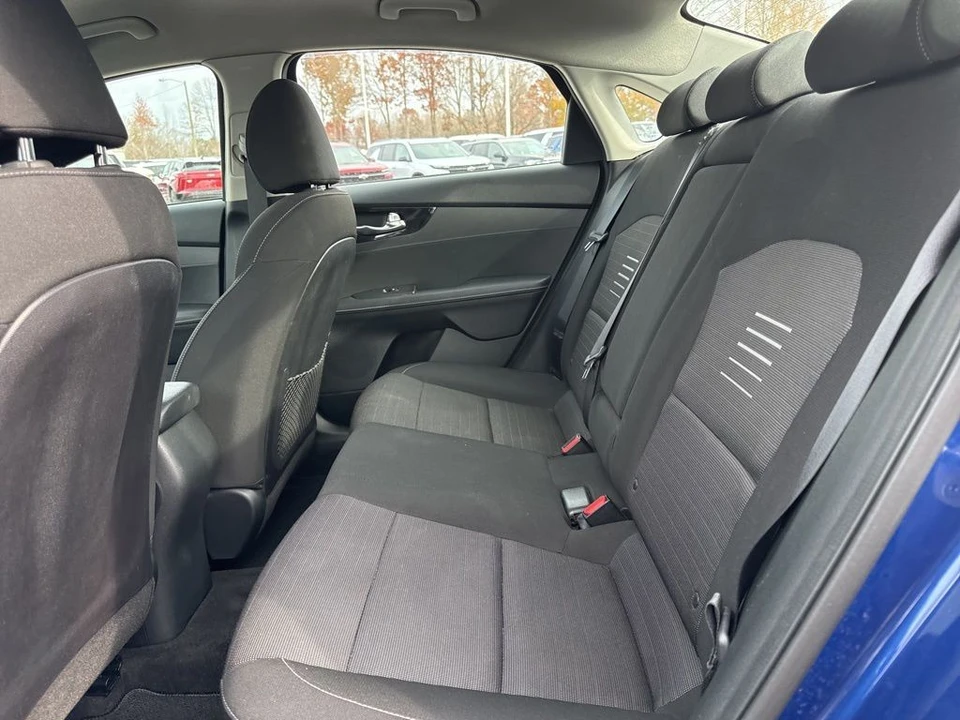 2019 Kia Forte - Image 10 of 12