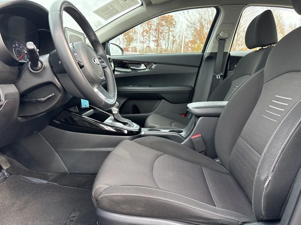 2019 Kia Forte - Image 9 of 12