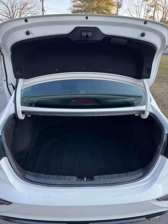 2019 Kia Forte - Image 10 of 11